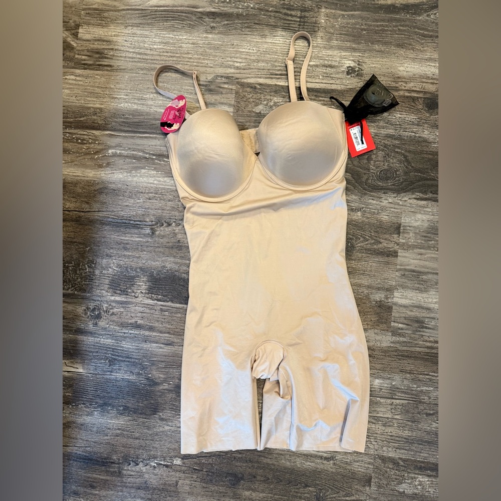 SPANX Nude Shapewear Bodysuit - Picture 3 of 4